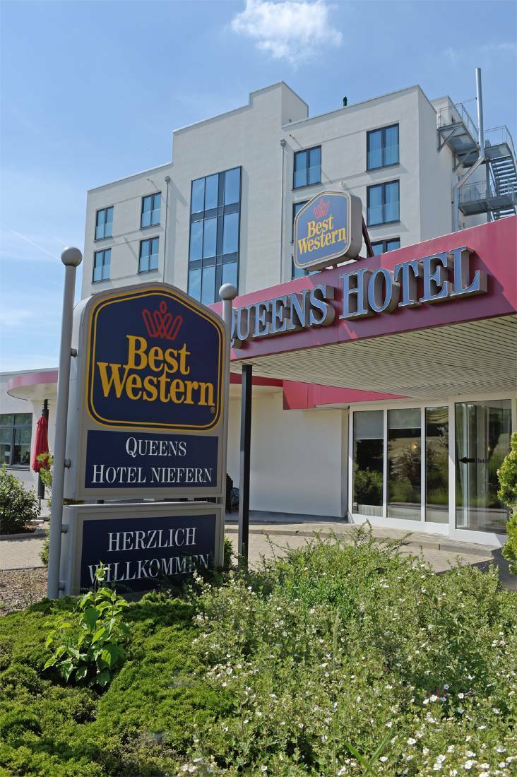 Best Western Queens Hotel Pforzheim-Niefern Eksteriør billede